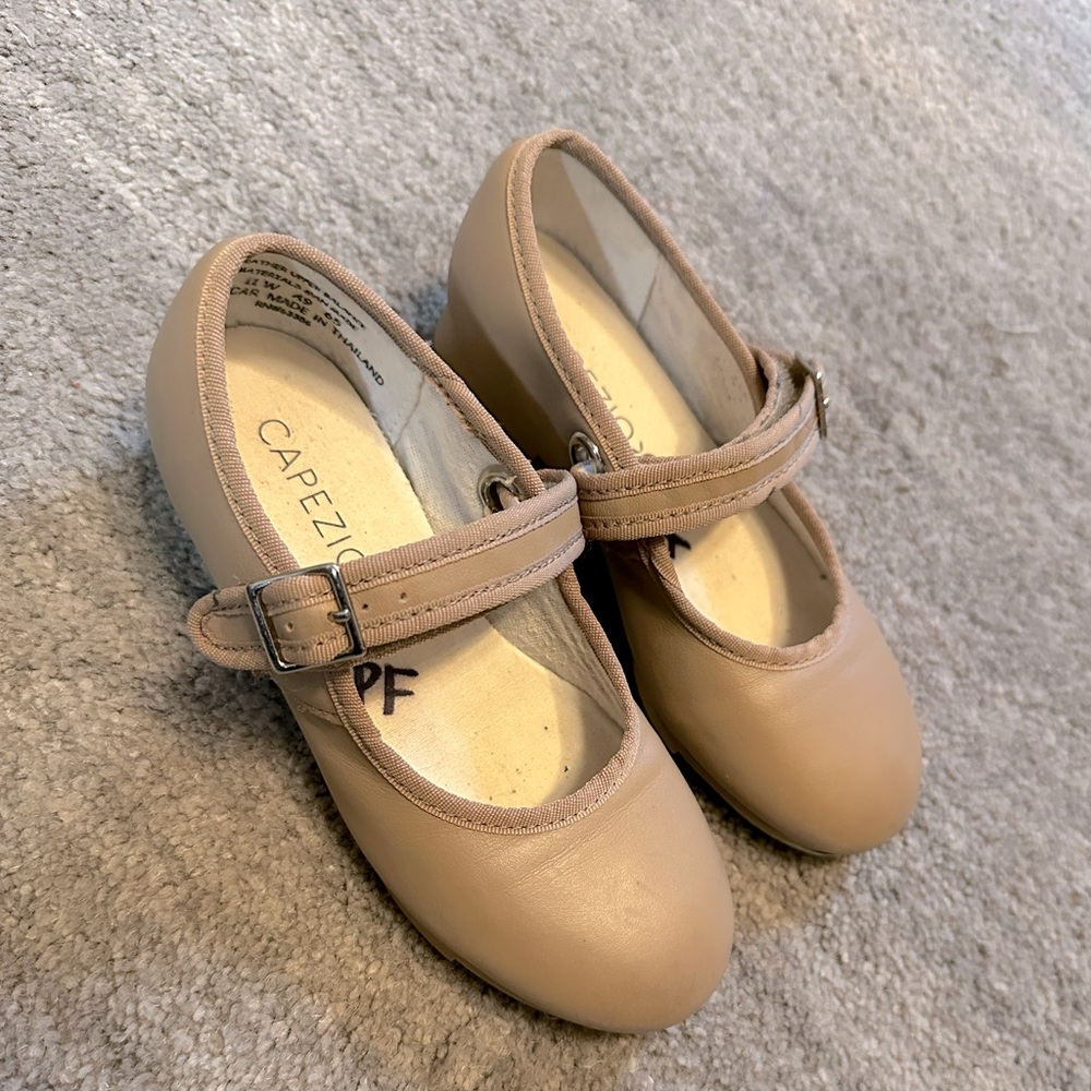 Capezio 3800 tap shoes 11W